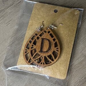 💧🪵NWT Monogram Statement Initial D Teardrop Wooden Earrings Lightweight